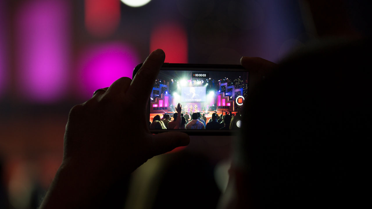 How to Facebook Live Blog article cover photo